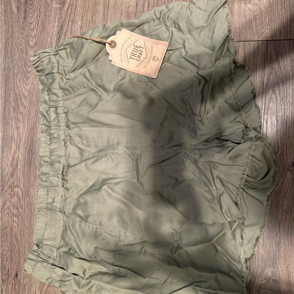 True Craft Women's Green Shorts